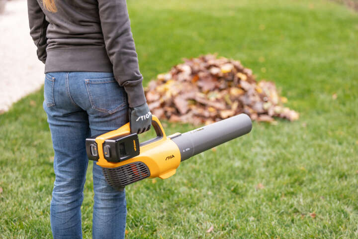 STIGA Akku-Laubbläser BL 300e Kit